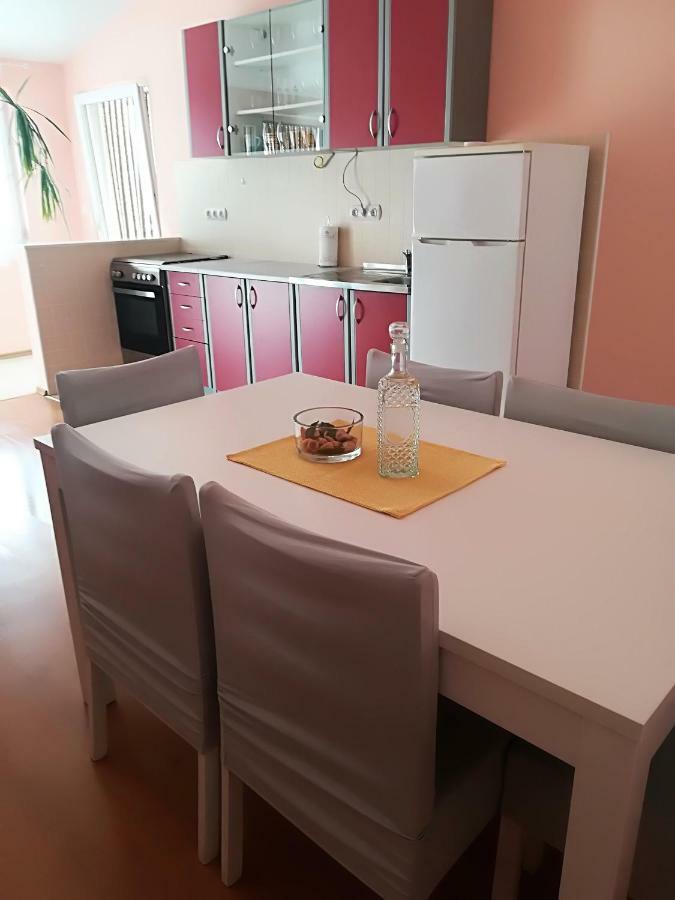 Apartman Rosanda Premuda Esterno foto